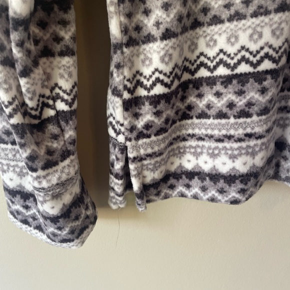 Nautica Fleece Pajama Top Size Small - Picture 10 of 11